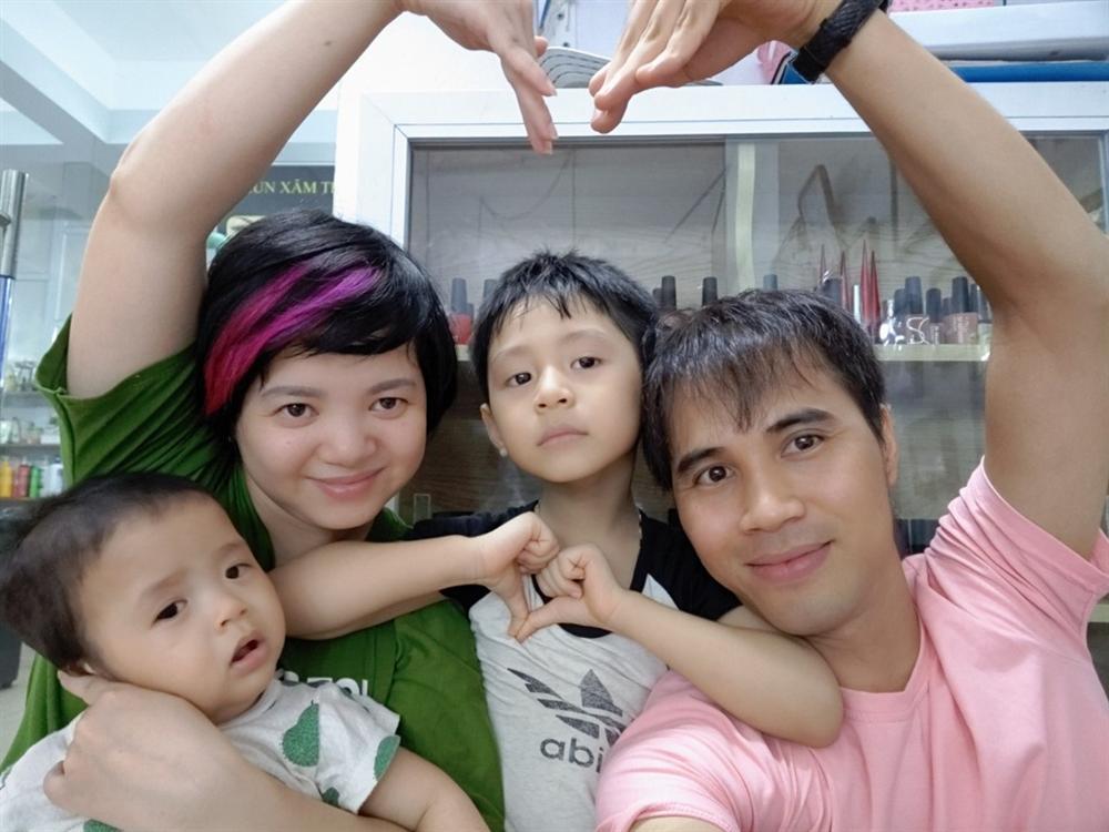 Chàng trai liệt cả 2 chân cưới được vợ nhờ nhắn tin làm quen qua MXH-5