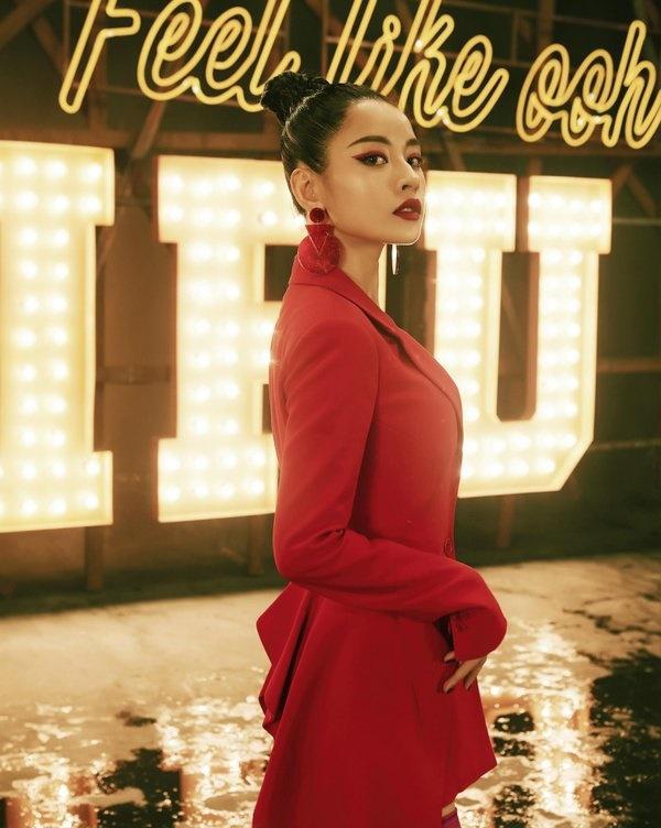 Ca sĩ Việt dốc túi làm MV: Bán từ hàng hiệu đến bán nhà cho đến khi rỗng tài khoản mới thôi...-12