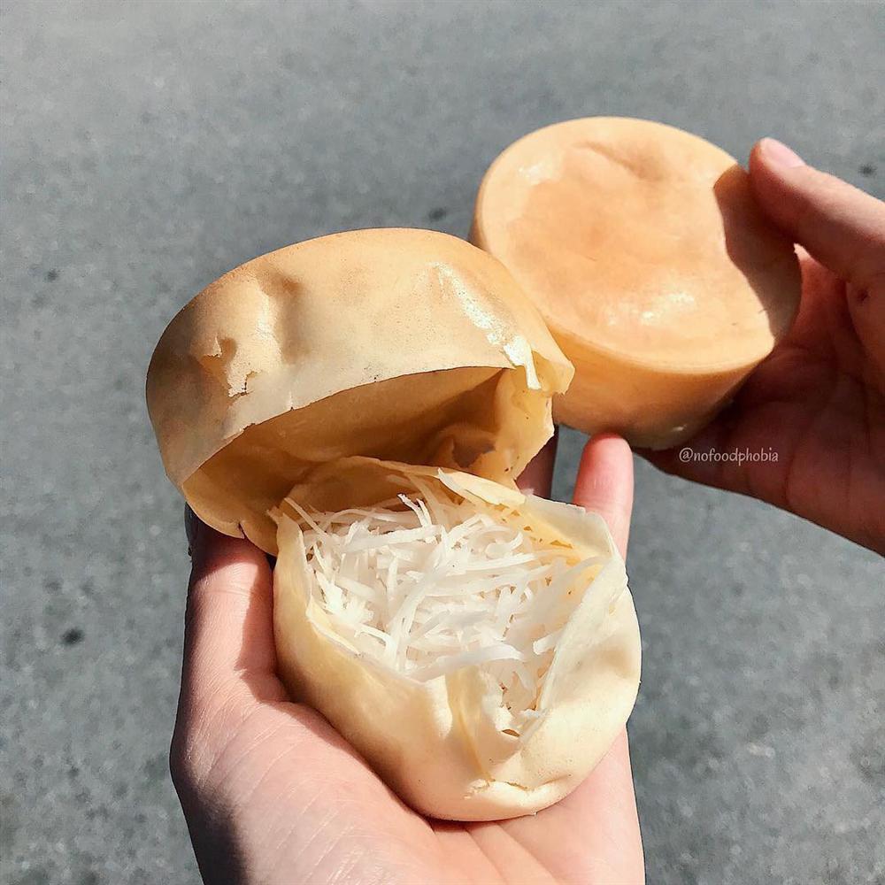 Bánh bò dừa nướng ngon rẻ khu Bách Khoa, chỉ 5.000 đồng/chiếc gợi về cả thời đại học-1