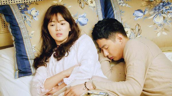 Sự thật thông tin Song Hye Kyo yêu đơn phương Jo In Sung - 2sao