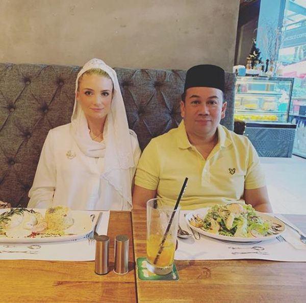 Cô gái thường dân bị phản đối cưới hoàng tử, một năm sau mẹ chồng cũng phải yêu quý-4