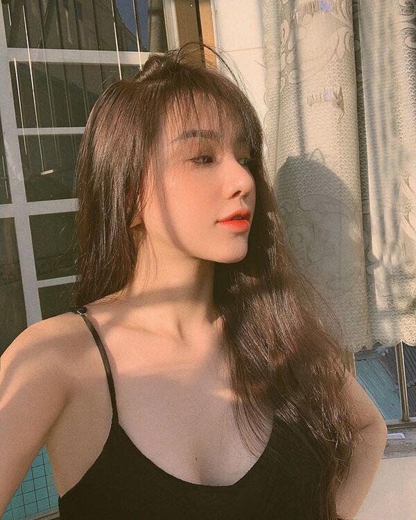 Hiếm lắm mới thấy bạn gái tiền vệ Hoàng Đức mới khoe da thịt, body trông bốc lửa khỏi bàn-4