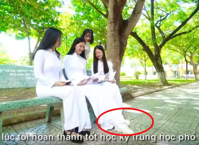 Trang phục học đường bị ném đá: Áo dài mặc cùng quần đùi, váy chiều dài khiêm tốn-1