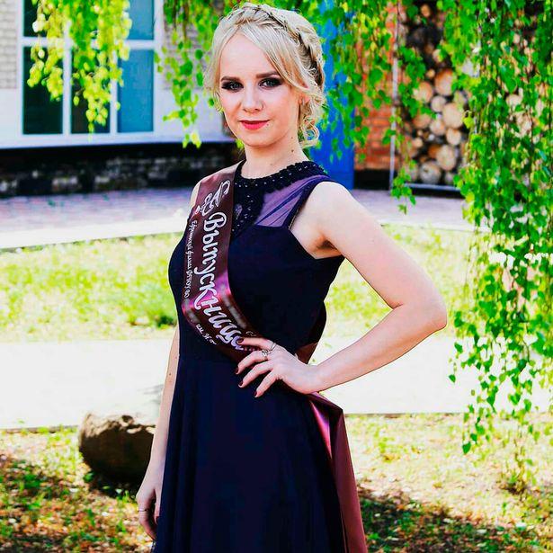 Cái kết bất ngờ cho nữ y tá Nga mặc nội y dưới áo choàng trong suốt-4