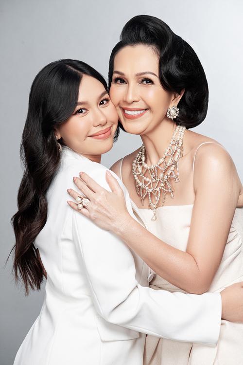 Con gái Diễm My đỗ 4 trường đại học Mỹ-1