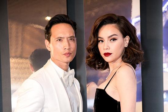 Giữa tin đang mang song thai, Kim Lý - Hồ Ngọc Hà lộ bằng chứng đã bí mật đính hôn?