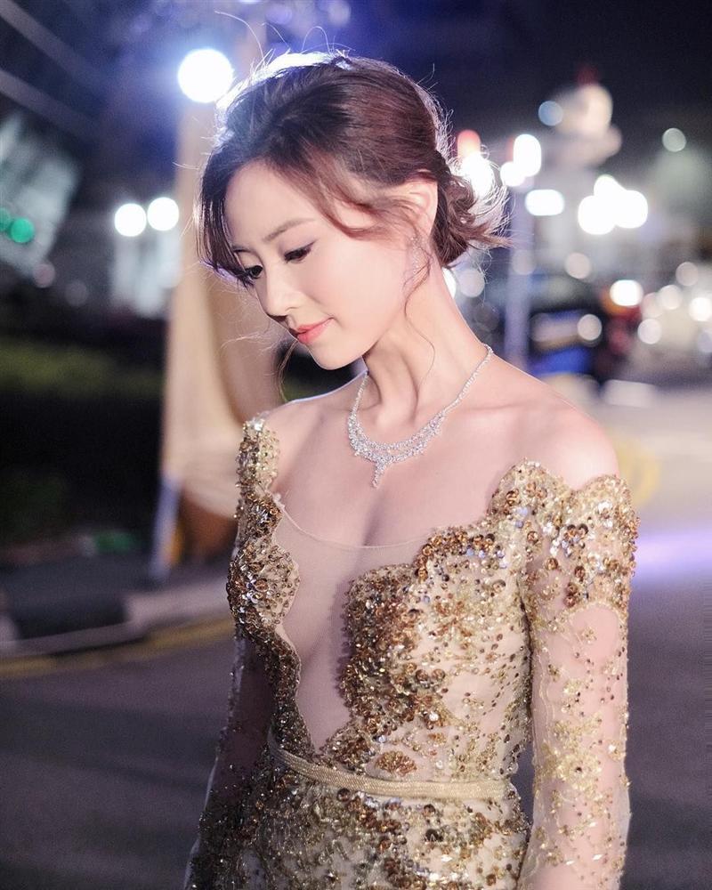 Dàn mỹ nữ gợi cảm và tai tiếng của Ỷ Thiên Đồ Long ký 2020-8