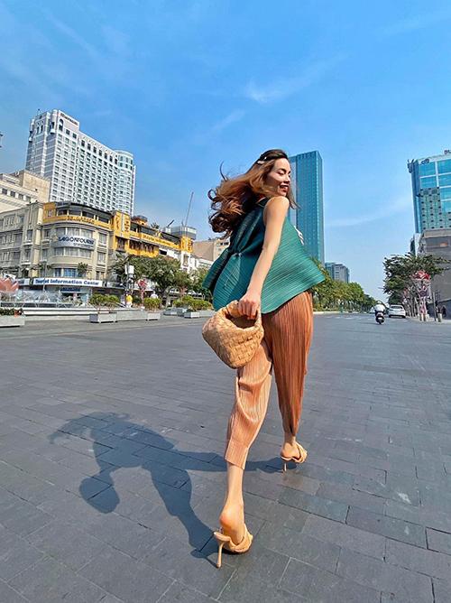 Sự thay đổi ngoại hình của Hồ Ngọc Hà trong 3 tháng đầu mang thai đôi-7