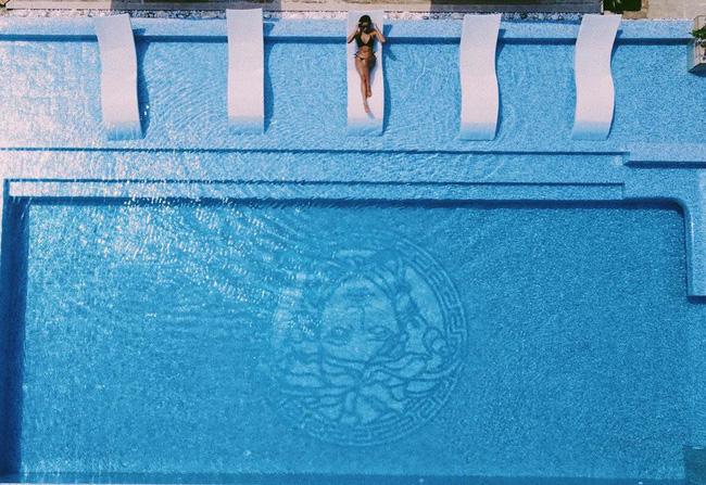 Chạm con vật ghê rợn này trên bãi biển, Tiên Nguyễn quyết định: Không bao giờ xuống nước nữa!-1