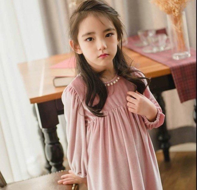 Sao nhí 6 tuổi xinh nhất thế giới không thể tăng chiều cao vì lạm dụng mỹ phẩm quá sớm-4