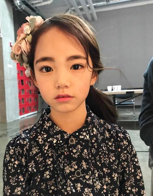 Sao nhí 6 tuổi xinh nhất thế giới không thể tăng chiều cao vì lạm dụng mỹ phẩm quá sớm-6