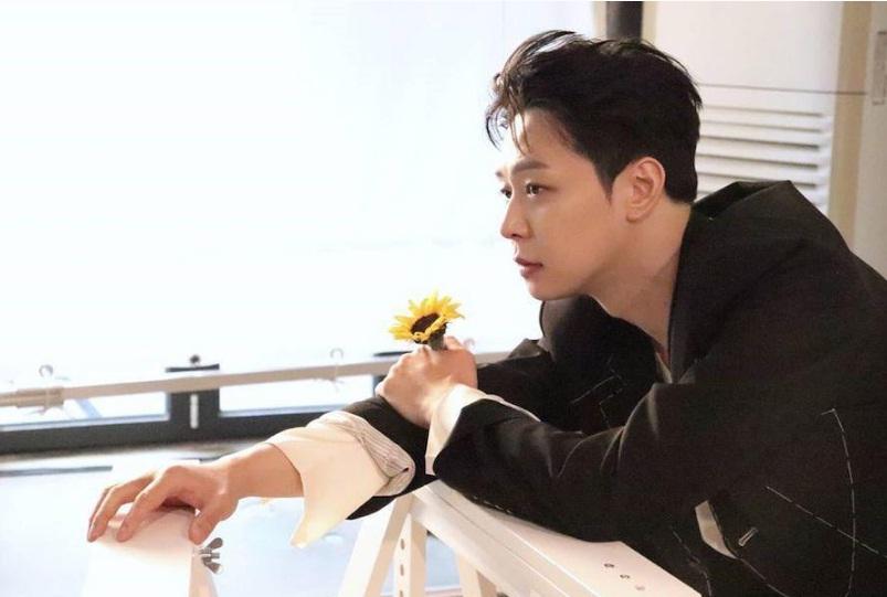 Park Yoochun bất ngờ tổ chức cuộc họp fan trực tuyến cho sinh nhật vào tháng 6 tới. Mặc dù trước đó tuyên bố giải nghệ song nam ca sĩ vẫn thường xuyên tổ chức các hoạt động gặp gỡ người hâm mộ. Buổi tiệc sinh nhật online được tổ chức vào 4/6 để đánh dấu sinh nhật lần thứ 35 của Park Yoochun.