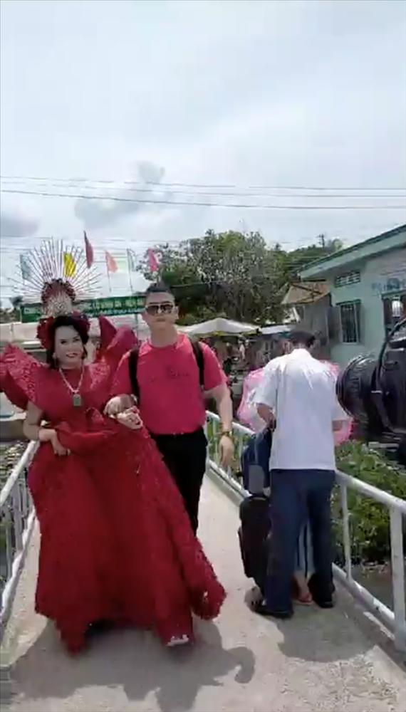 Cô Minh Hiếu đình đám giới LGBT gây sốc khi tiết lộ sắp lấy chồng lần thứ 11-3