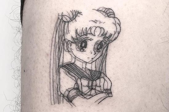 Những hình xăm 'gây chóng mặt' của cô gái 25 tuổi