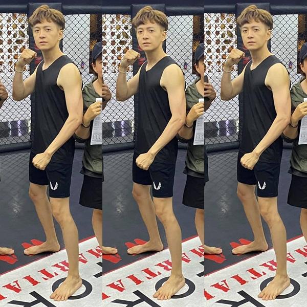 Ngô Kiến Huy lộ chân tong teo như que củi, body phong độ đã bỏ anh mà đi thật rồi!-3