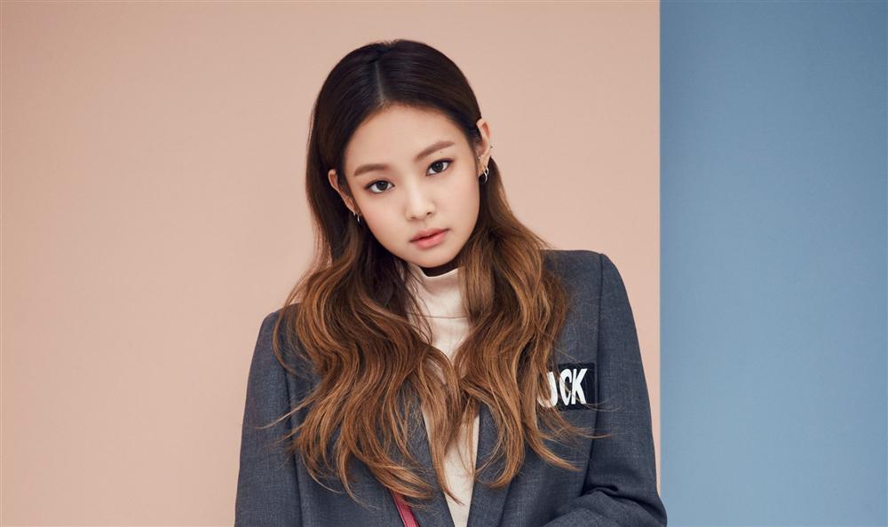 Những nàng công chúa Kpop: Jennie - Sulli được cưng chiều, Xiyeon bị hắt hủi xót thương-3