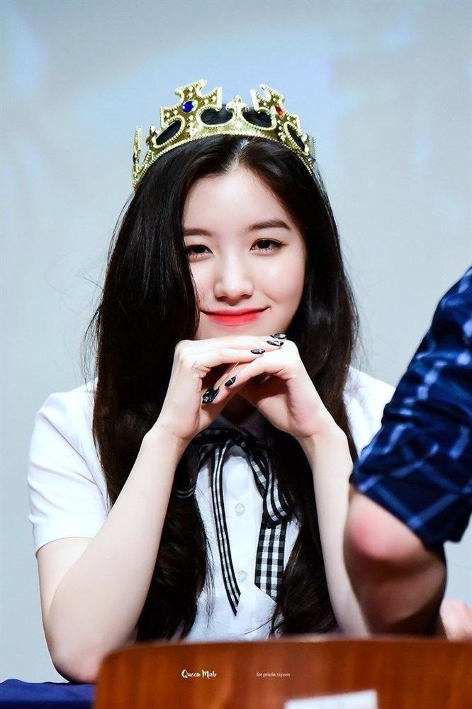 Những nàng công chúa Kpop: Jennie - Sulli được cưng chiều, Xiyeon bị hắt hủi xót thương-11