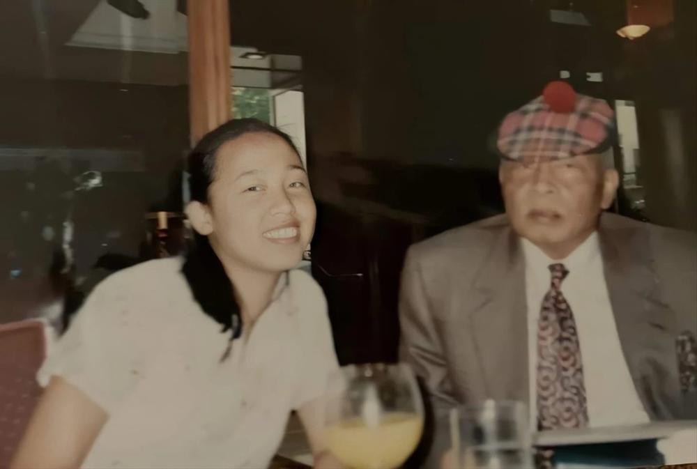 Nhật ký công chúa đời thực - cô gái phát hiện bố là vua năm 14 tuổi-2