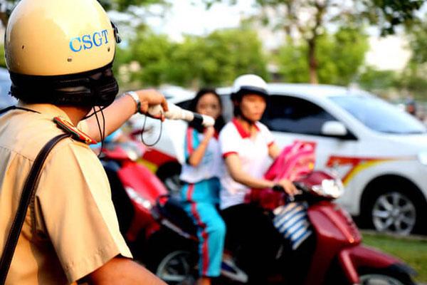 Phải làm gì khi bản thân nghĩ mình đi đúng luật nhưng cảnh sát giao thông cứ bảo mắc lỗi?-1