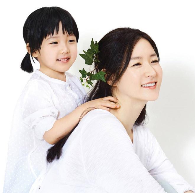 Con gái của những ‘tường thành nhan sắc’ châu Á-3