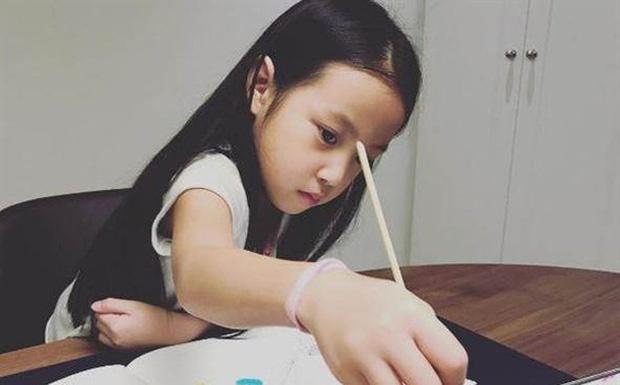 Con gái của những ‘tường thành nhan sắc’ châu Á-7