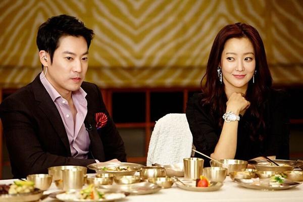 Kim Hee Sun: Từng đau đớn tới mức muốn giải nghệ, bỏ xứ ra đi vì ngoại hình con gái bị miệt thị-6