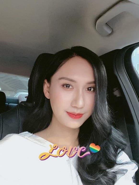 Lynk Lee diện váy xẻ sâu phô khéo vòng một đẫy đà sau khi dao kéo-1