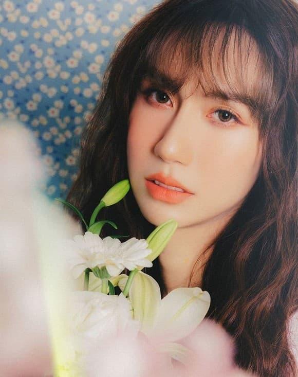 Lynk Lee diện váy xẻ sâu phô khéo vòng một đẫy đà sau khi dao kéo-3