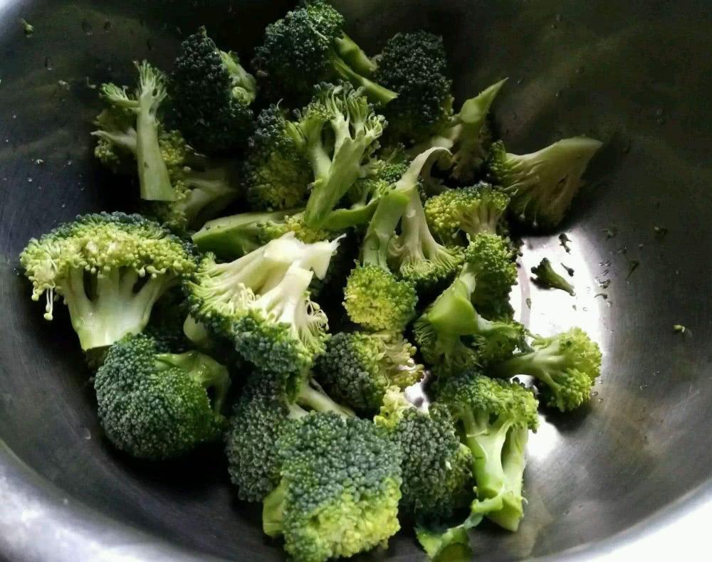 Thật sai lầm khi rửa súp lơ xanh trực tiếp với nước, thêm 2 bước nó mới sạch hoàn toàn-1