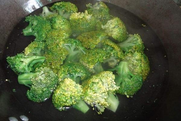 HLV Nhật chỉ cách làm súp lơ nướng, ngon hơn hẳn luộc với xào-4