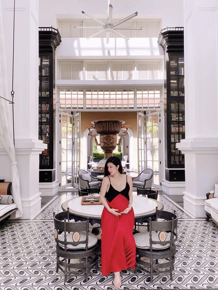 Bầu bí sắp đẻ, Vân Navy lộ ảnh giường chiếu nóng rẫy với ông xã doanh nhân-4