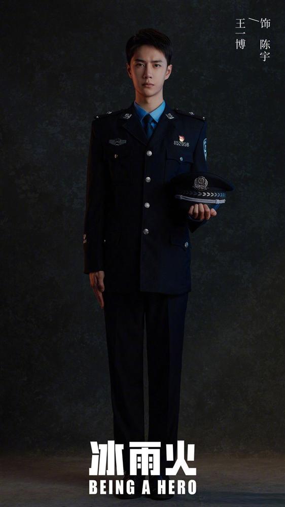 Vương Nhất Bác được khen ngợi đẹp trai hơn tình cũ của Triệu Lệ Dĩnh-3