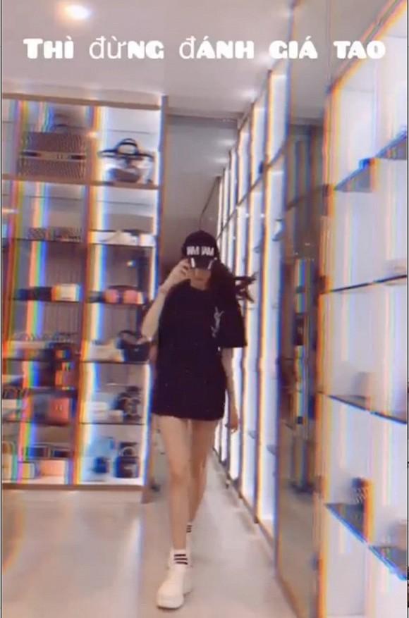 Ngọc Trinh cởi áo khoe body mướt mát, dằn mặt anti-fan: Chưa tiếp xúc với tao, thì đừng đánh giá tao-4