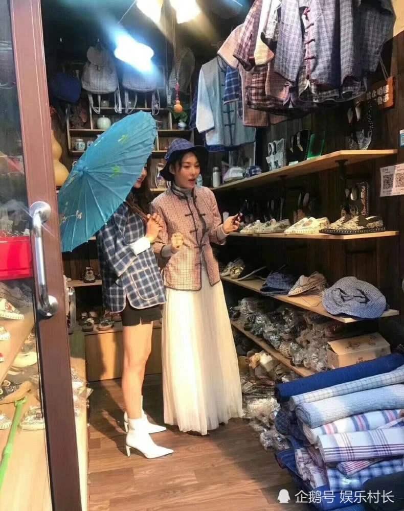 Hoàng Cảnh Du dính phốt, dân mạng nhiệt tình ship Địch Lệ Nhiệt Ba - Trương Hinh Dư-7