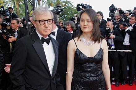 Woody Allen không thể lý giải việc cưới con gái nuôi