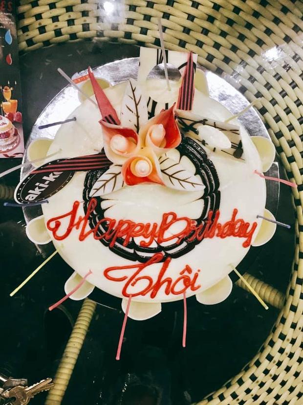 Chiếc bánh kem gây lú nhất MXH hôm nay, thiếu mỗi dấu ngã mà lời chúc đi xa quá-4