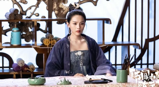 Người đẹp cổ trang bị chỉ trích vì ‘đếm số’ thay lời thoại-2