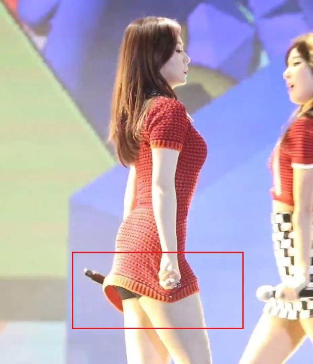 Những pha diện váy ngắn cũn, lộ phần nhạy cảm bị chỉ trích gay gắt của sao Hàn-5