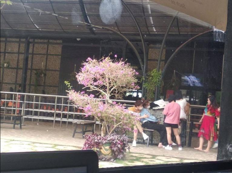 Lan Ngọc - Chi Dân lộ bằng chứng cùng đi du lịch Đà Lạt, ôm nhau tình tứ thế này mà không chịu công khai!-3