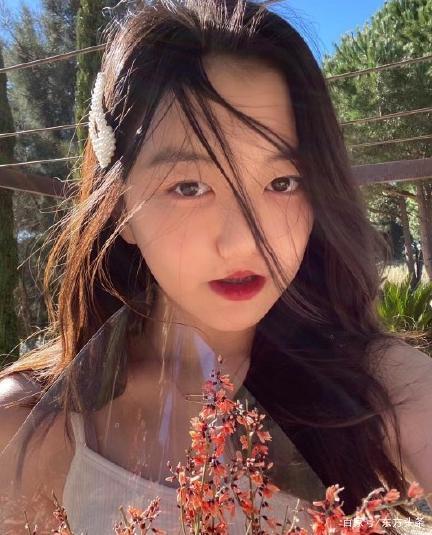 Con gái hở hàm ếch của Vương Phi khoe vẻ ngoài nổi bật trong tiệc sinh nhật 14 tuổi-9