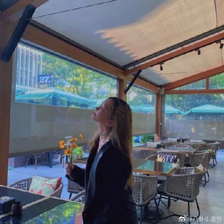 Con gái hở hàm ếch của Vương Phi khoe vẻ ngoài nổi bật trong tiệc sinh nhật 14 tuổi-3