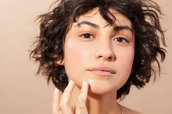 Tướng mặt của người dễ kết hôn sớm, muốn ế cũng khó-5