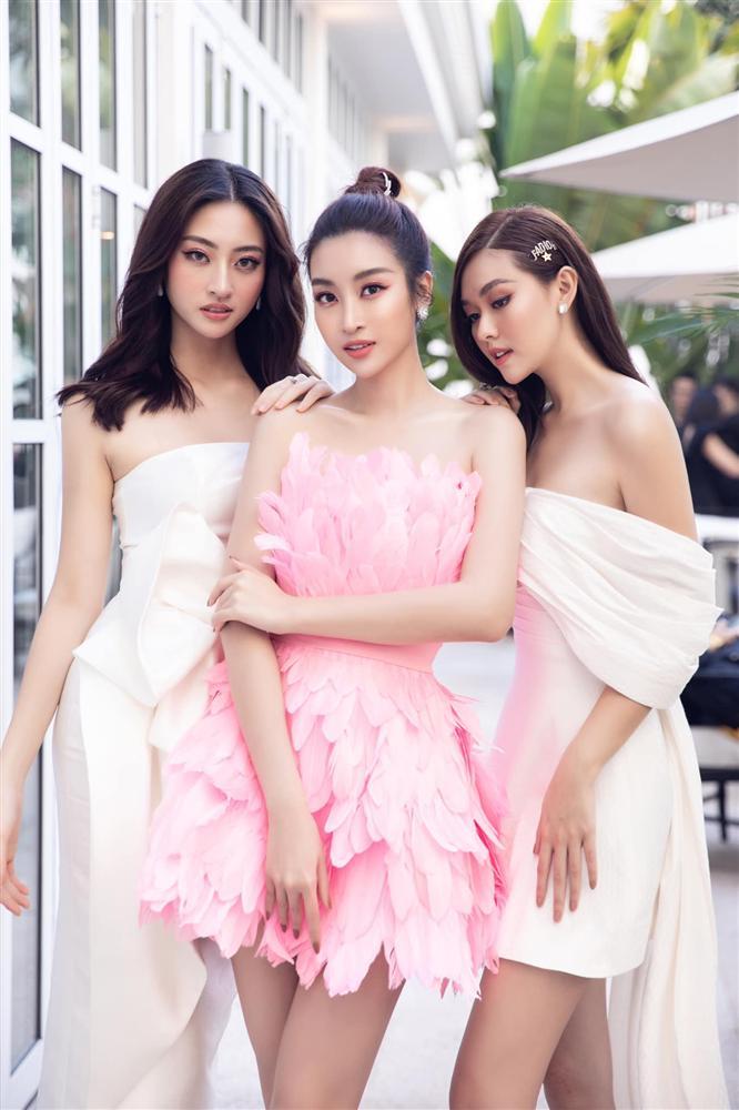 Chạm trán cùng kiểu tóc, Đỗ Mỹ Linh và Lương Thùy Linh lại hóa chị em sinh đôi-4