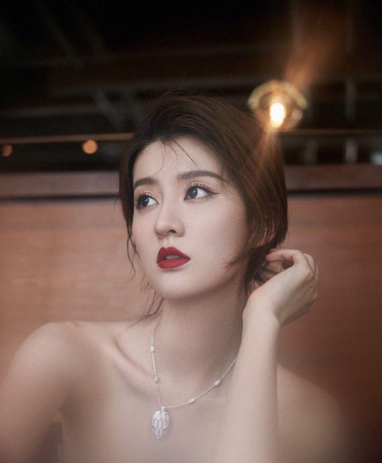 4 mỹ nhân 9X có gia thế cực khủng trong showbiz Hoa ngữ-1