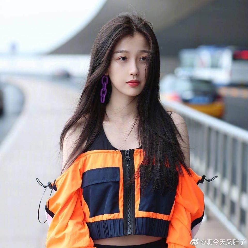 4 mỹ nhân 9X có gia thế cực khủng trong showbiz Hoa ngữ-3