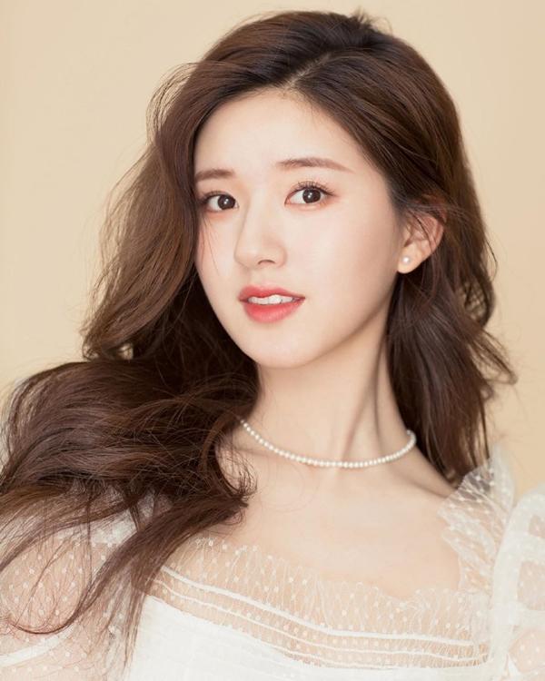 4 mỹ nhân 9X có gia thế cực khủng trong showbiz Hoa ngữ-8