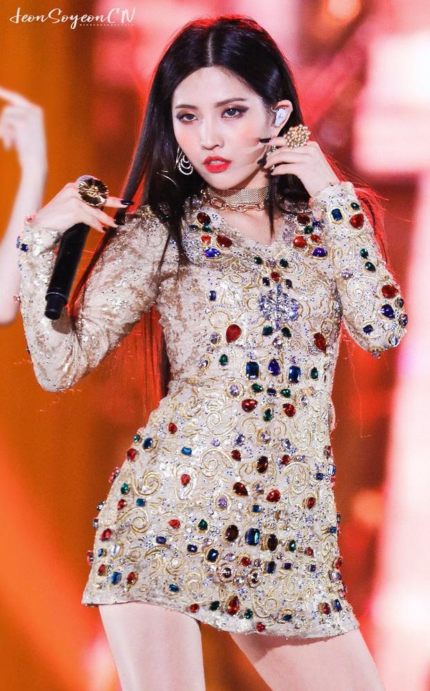 6 nữ thần tượng được thiên vị trong nhóm nhạc-4