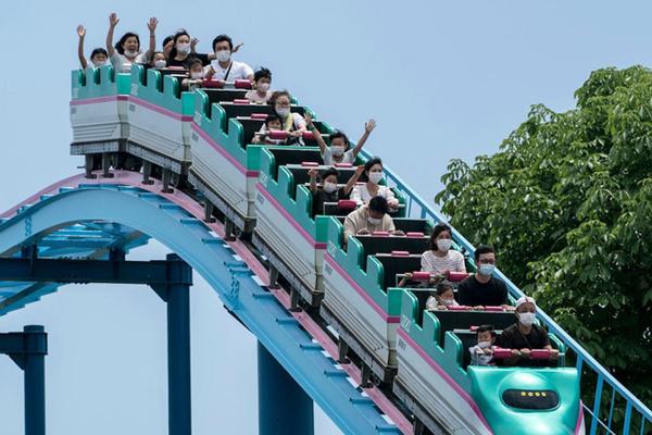 Chiêm ngưỡng vẻ đẹp mê mẩn của ga tàu hỏa cô độc ở Nhật Bản-9