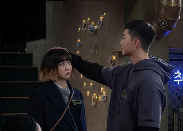 Park Bo Gum - Song Hye Kyo và những cặp đôi bị chê nhạt nhẽo khi yêu-4