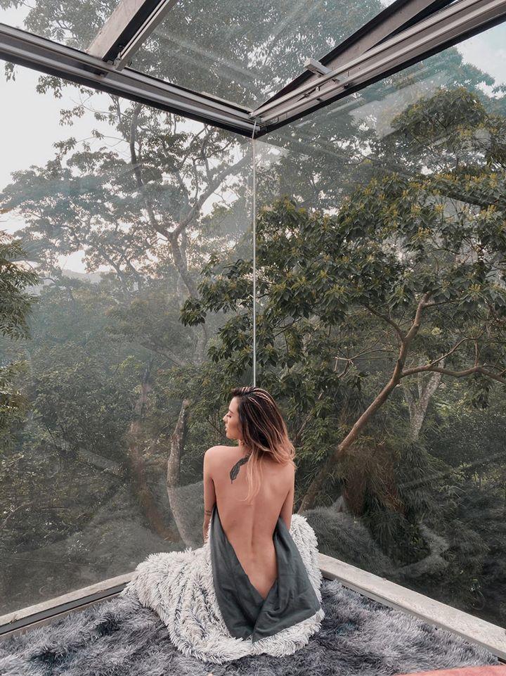 Hồng Quế book lịch chụp hình mà bị photographer đọc xong lờ: Hay là do mình hết thời?-1